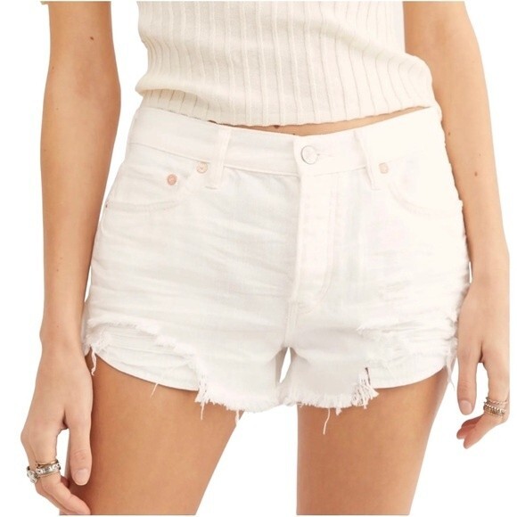 NWT Free People Loving Good Vibrations White Distressed Jean Shorts Size 27 NEW - Picture 1 of 16